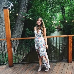 Meet your Posher, Alexia